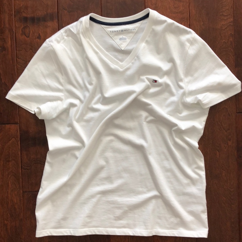 White Tommy Hilfiger V-neck Tee (M).